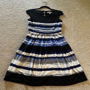 Dressbarn size 4 stretch A-line Dress in Black/blue